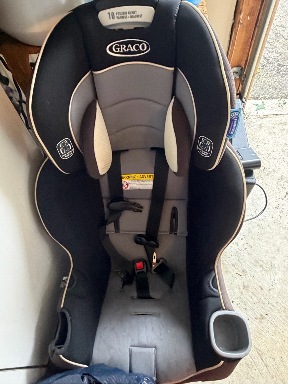 Graco Kids Car Seat in Gray and Black